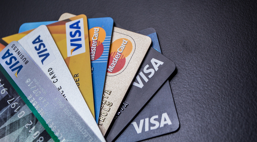 Focus sur les différences entre VISA et MASTERCARD