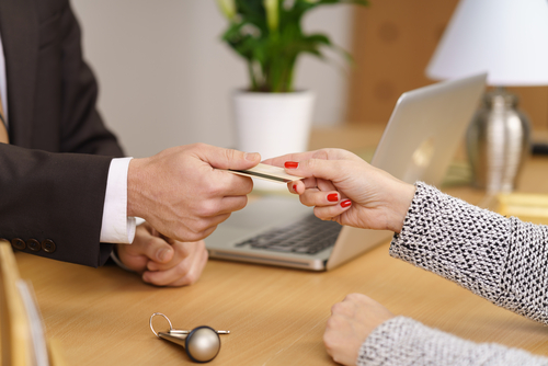 Vos cartes bancaires possèdent-elles des garanties ?