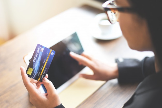 Le guide des cartes bancaires par banques nationales